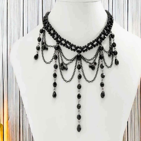 Ras de cou gothique dentelle noir et chaines pendantes "despair"Collier ras de cou gothique Perles, Sautoirs, Bijoux, Gothique