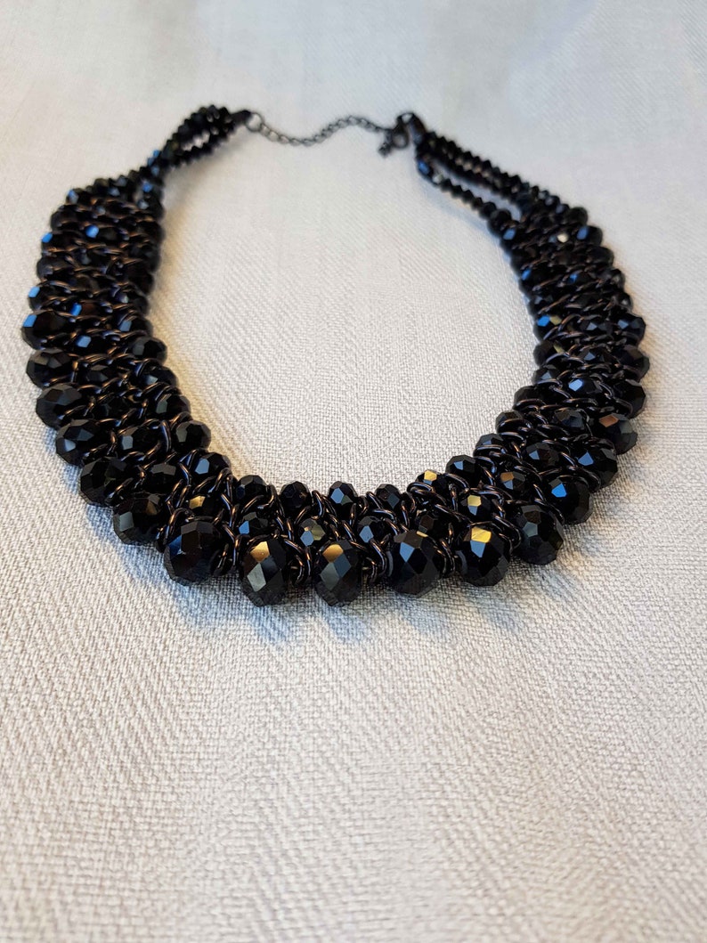 Collier Mutltirangs,,collier romantique,collier haute couture,collier princesse,collier exquis,cadeau femme,collier noir,cokkier bavoir image 3