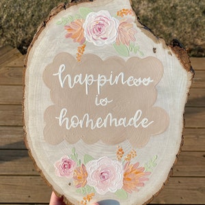 Hand Painted Wood round // happiness is homemade // home decor / wildflowers
