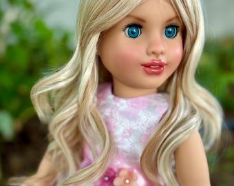 Peluca de vainilla en capas de 10-11 pulgadas para muñecas de 18 pulgadas.