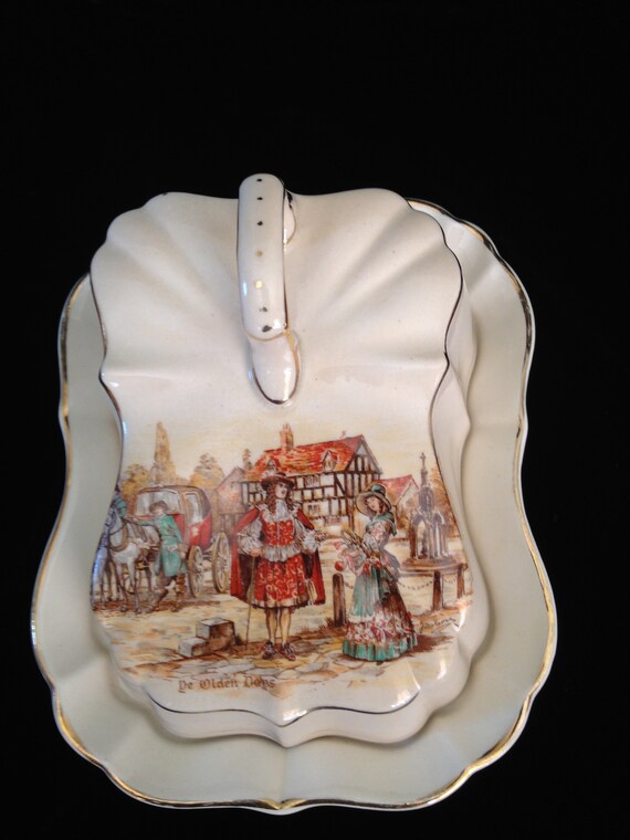 Lancaster and Sandland English ware cheesebutter dish In an Olde World Garden pattern