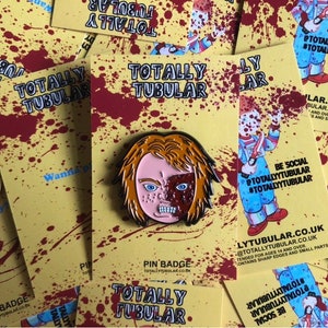 DZIECIĘCA ZABAWA - Chucky pizza face krwawa miękka emaliowana metalowa przypinka