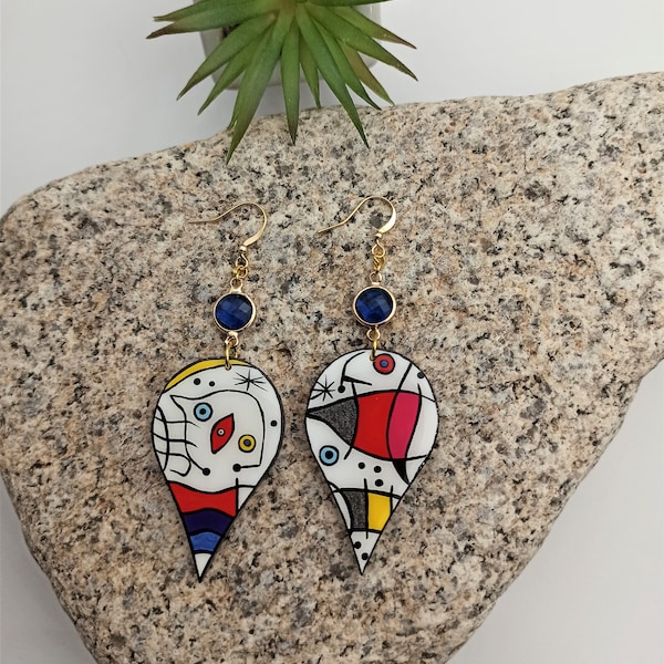 Wooden painted Drops earrings inspired by Joan Miró art. Handmade statment dangle earrings. Colorful Art earring. 24k Gold plated hooks
