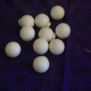 Round "porcelain" cabinet knobs