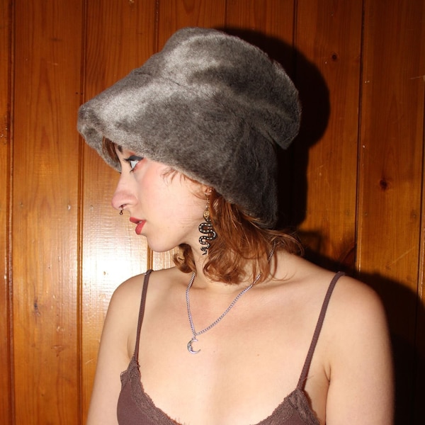 Vintage 90s Faux Fur Fluffy Bucket Hat in Taupe