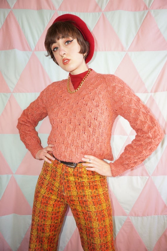 Vintage 60s Salmon Pink / Orange V Neck Hand Knit