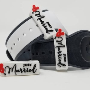 Just Married sliding PVC charm for use with Magic Bands | honeymoon | wedding | marriage | celebration | MagicBand fastener accessory