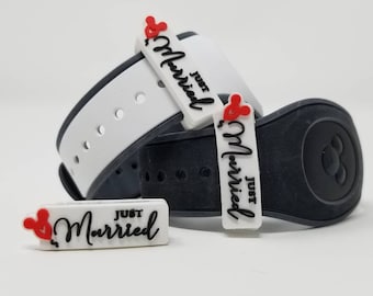 Just Married sliding PVC charm for use with Magic Bands | honeymoon | wedding | marriage | celebration | MagicBand fastener accessory