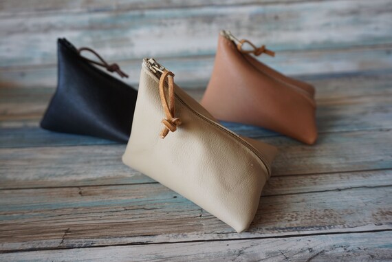 Zippered leather top money pouch