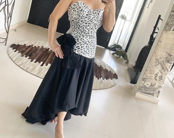 Vestido asimétrico con estampado de leopardo sin uso de Sassy