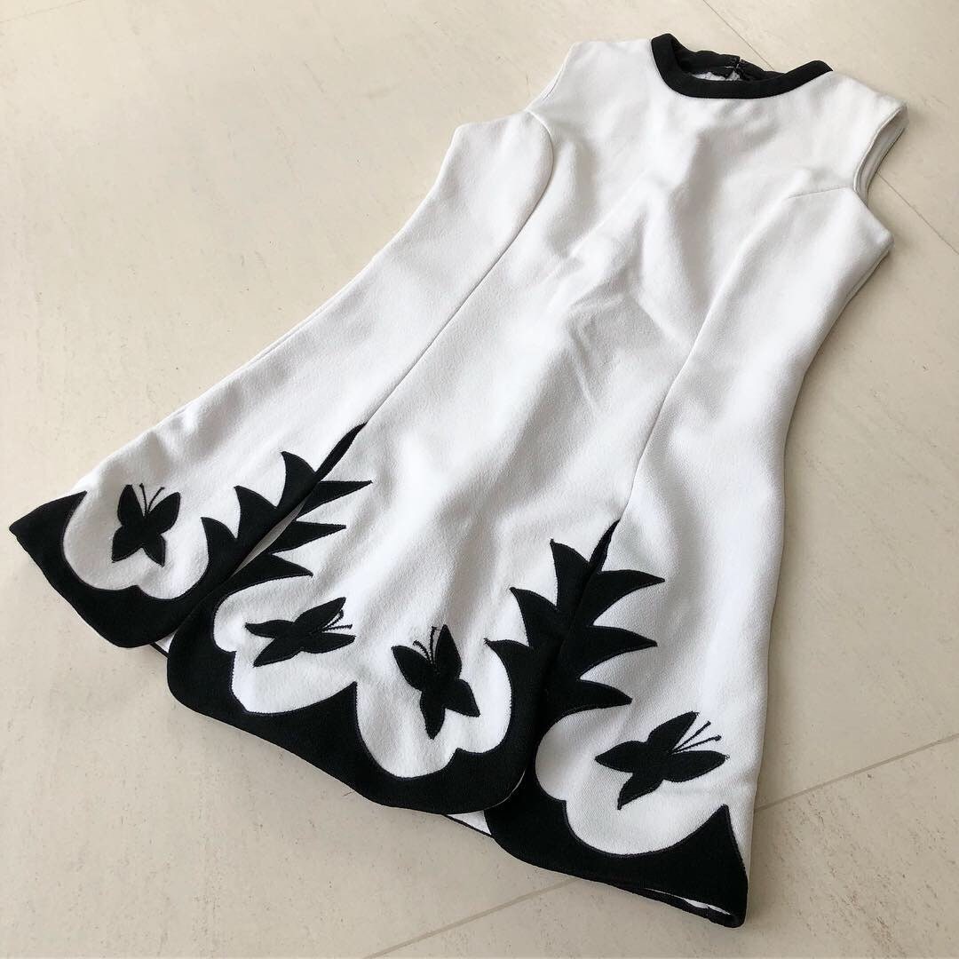 Supercool 60s Twiggy-Style Black and White Mini Dress