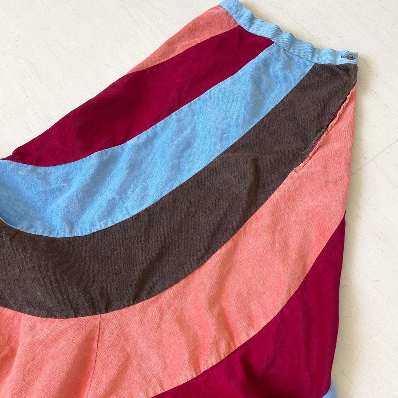 Amazing Color Blocked Scalloped Hem 70s Skirt image 3
