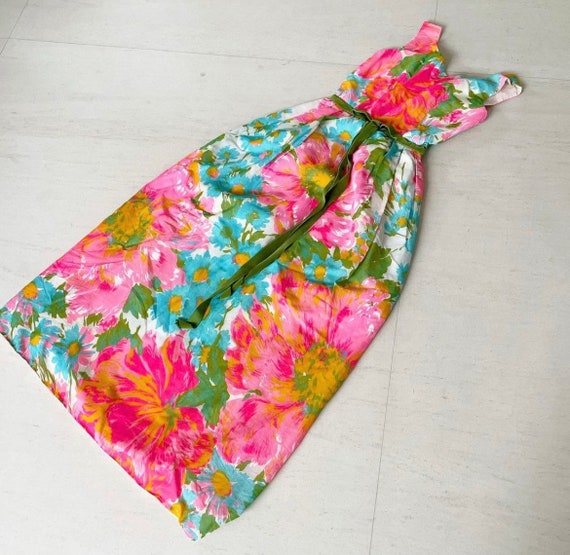Beautiful Floral 60s Maxi Dress