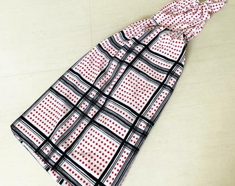 Schönes Polka Dot Maxi Neckholder Kleid