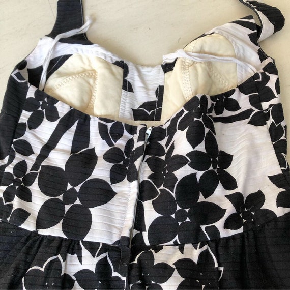 Cool Black and White Hawaiian Dress - image 7