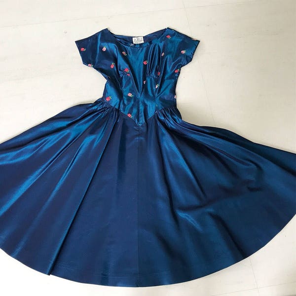 1950s Royal Blue Taffeta Rose dress