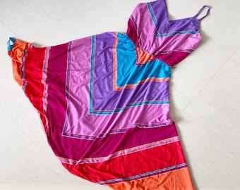 Bonito vestido chevron arcoíris