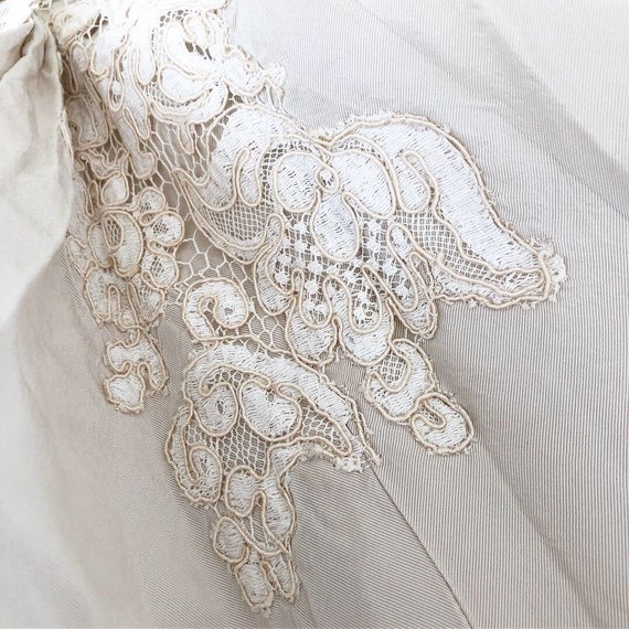 Beautiful 1950s Alencon Lace Wedding Dress - image 8