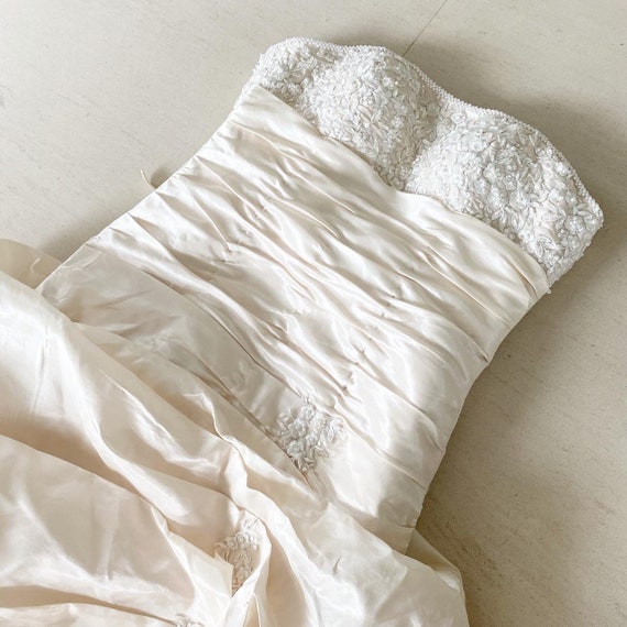 Incredible Victorian Inspired Statement Wedding G… - image 6