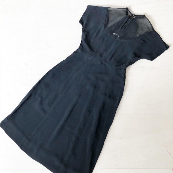 Classic Black Illusion Neckline 1940s Dress - image 6