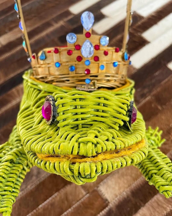 Incredibly Rare Frog Prince Novelty Wicker Purse - image 3