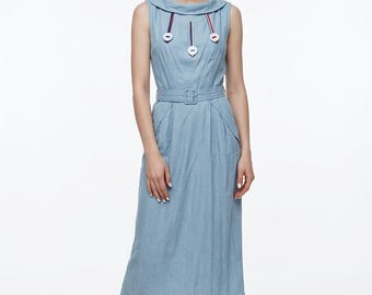 Beautiful 50s Mother Of Pearl Button Wiggle Dress