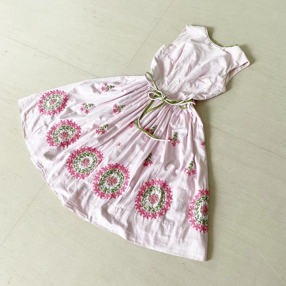 Pretty in Pink Embroidered 50s Dress - image 1