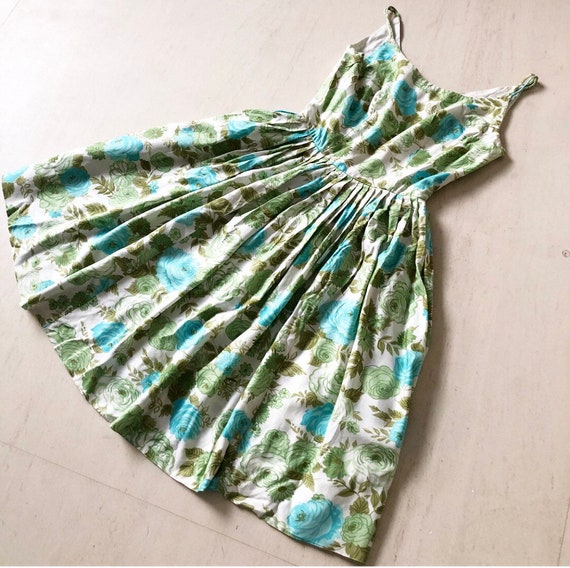 Lovely 1950s Blue Rose Sundress