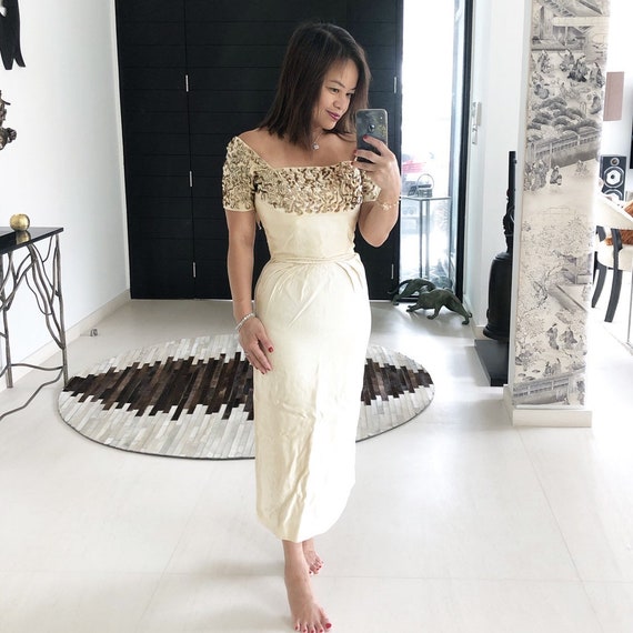 Stunning 50s Champagne Gold Ceil Chapman Wiggle Dr