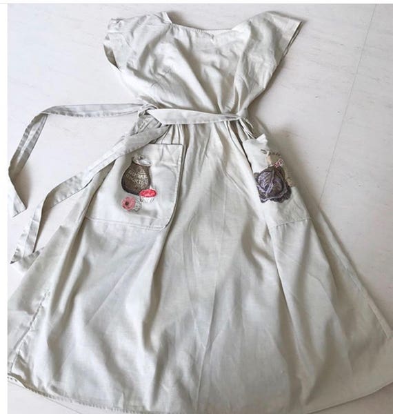 Crazy cute 50s kitchen goddess Swirl wrap dress