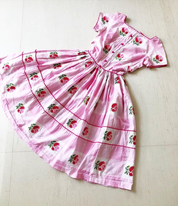 Pretty 50s Trompe L'Oeil Embroidered Rose Print Dr