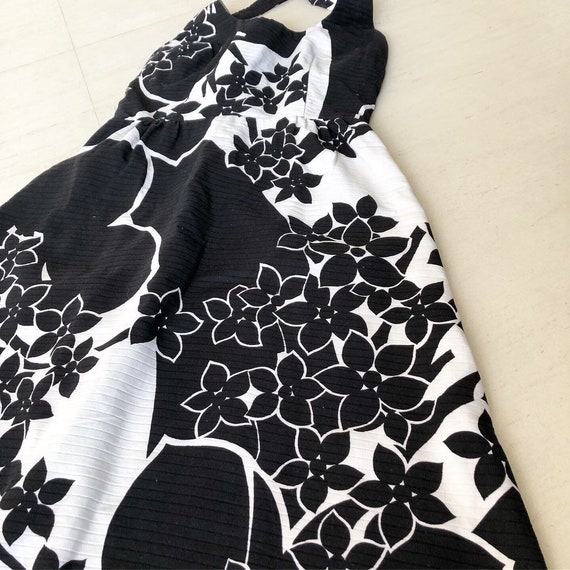 Cool Black and White Hawaiian Dress - image 3