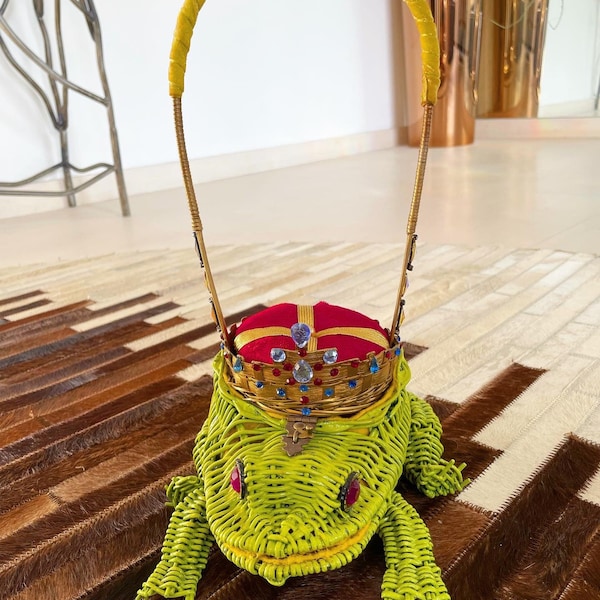 Incredibly Rare Frog Prince Novelty Wicker Purse