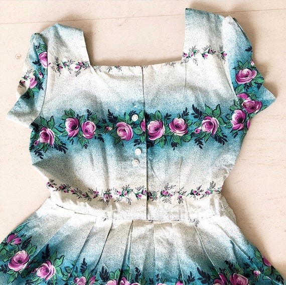 Lovely 50s Rose Bud Floral Dress - image 3