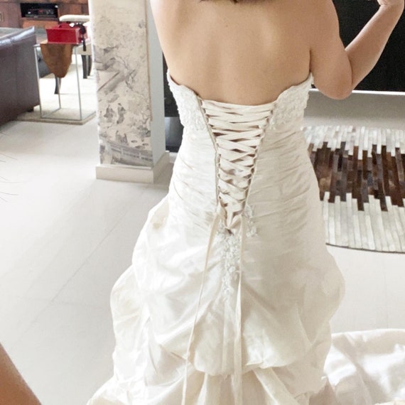 Incredible Victorian Inspired Statement Wedding G… - image 3