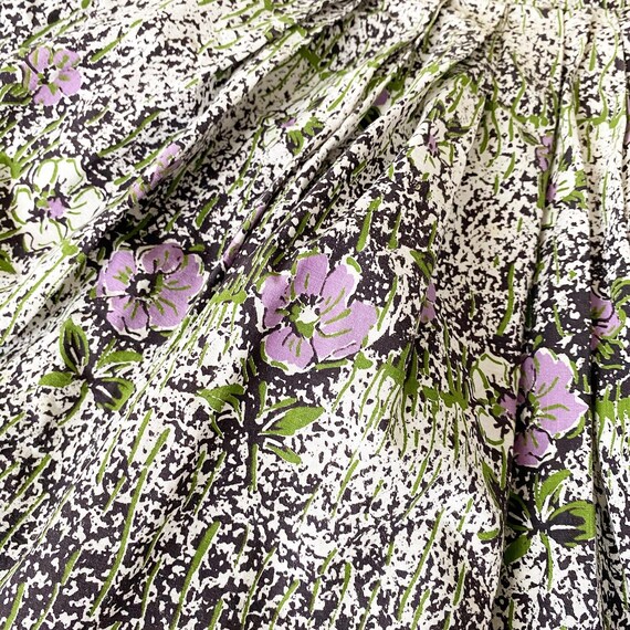 Beautiful 50s Purple Floral Skirt with Striking B… - image 3