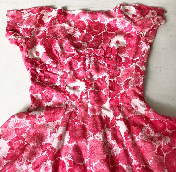Lovely Gigi Young Daisy Print Dress