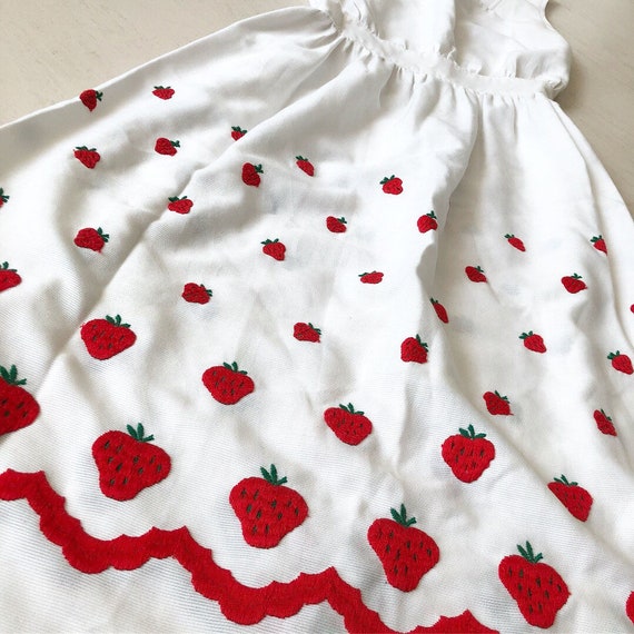 Pretty 1950s Strawberries Dress