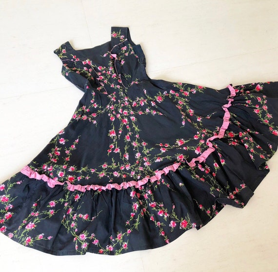 Pretty 1950s Floral Dress