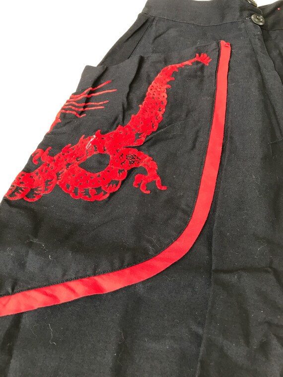 Amazing 1950s dragon applique skirt - image 4
