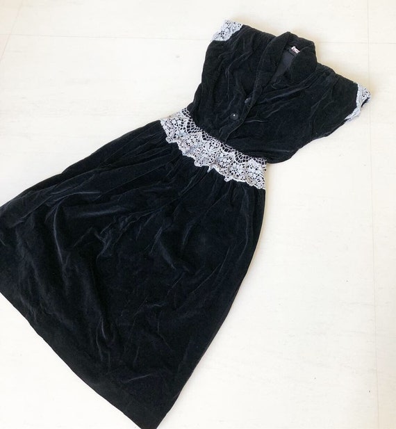 Elegant Black Velvet Lace Dress