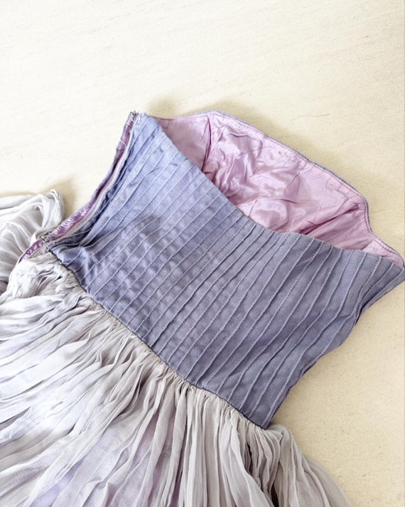 Lovely Lilac Tuxedo Inspired 50s Dress - image 6