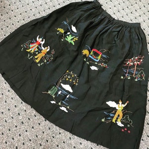 Pretty Embroidered 50s Skirt image 1