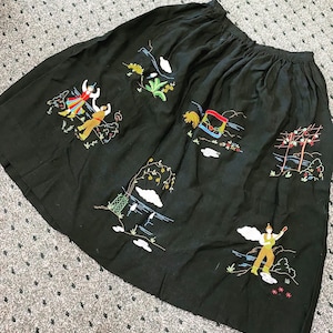 Pretty Embroidered 50s Skirt