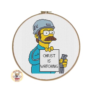 Op de afbeelding: Een geel cartoonfiguur in een blauwe jumpsuit en een helm houdt een bord vast met de tekst "CHRIST IS WATCHING".