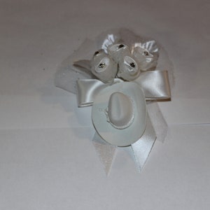 Wedding Reception Ceremony White Western Cowboy Hat Groom&#39;s Boutonniere