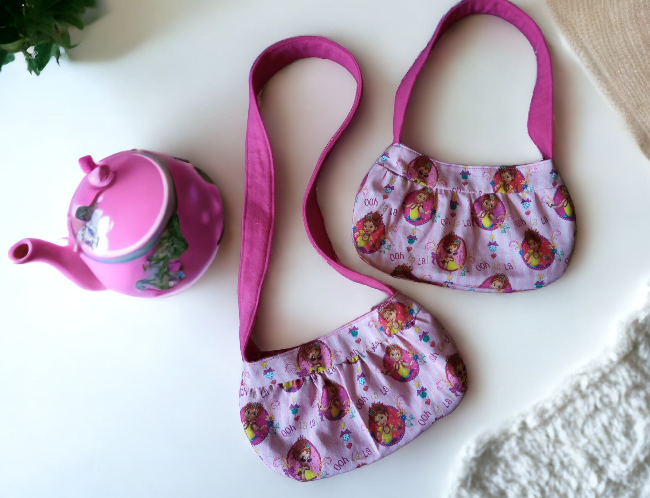 YiSu Princess Little Girls Purses Toddler kids Crossbody Bag Wall et Shell  Shape Handbags for girls cute Tote (pink)