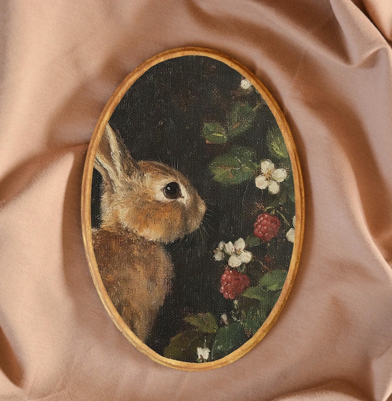 Vintage kaninkonst, mörk kanin oljemålning tryck, mörk cottagecore, kanintryck, häxdekor, oval målning, trädekor, skogsdekor bild 1