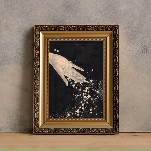 Hand Full of Stars-tryck, Himmelsk konst, Minimalistisk svartvit konst, Häxig väggkonst, Magiskt tryck, Mörk stämningsfull konst, Eterisk konst