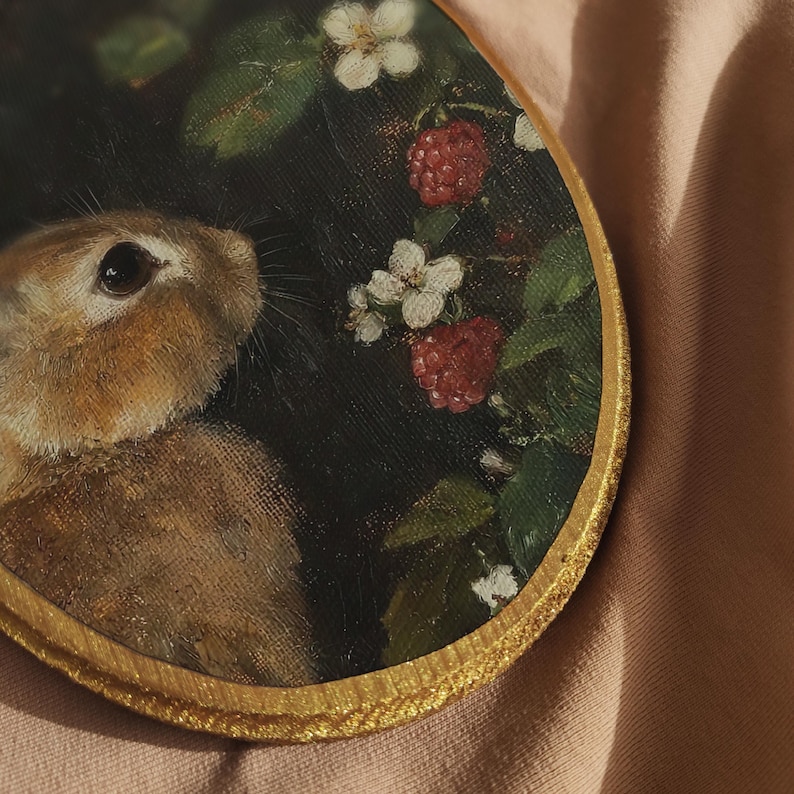 Vintage kaninkonst, mörk kanin oljemålning tryck, mörk cottagecore, kanintryck, häxdekor, oval målning, trädekor, skogsdekor bild 2